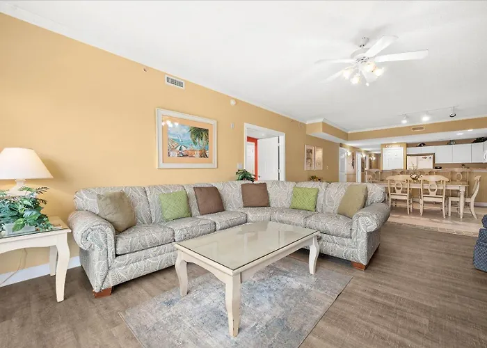 3 Bedroom Uptown Island Breeze Unit With Pool! Holiday home *