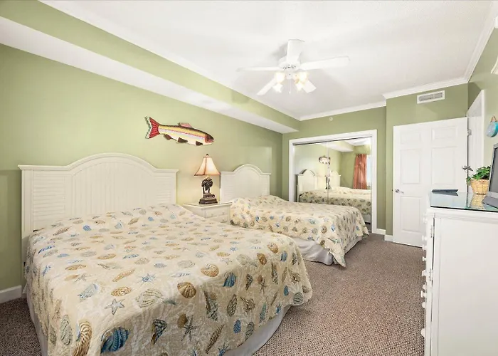 3 Bedroom Uptown Island Breeze Unit With Pool! Holiday home *