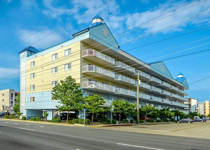 3 Bedroom Uptown Island Breeze Unit With Pool!